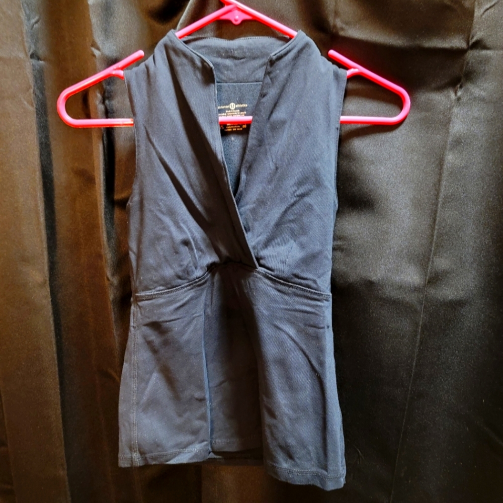RARE Lululemon Athletica Top Size 2